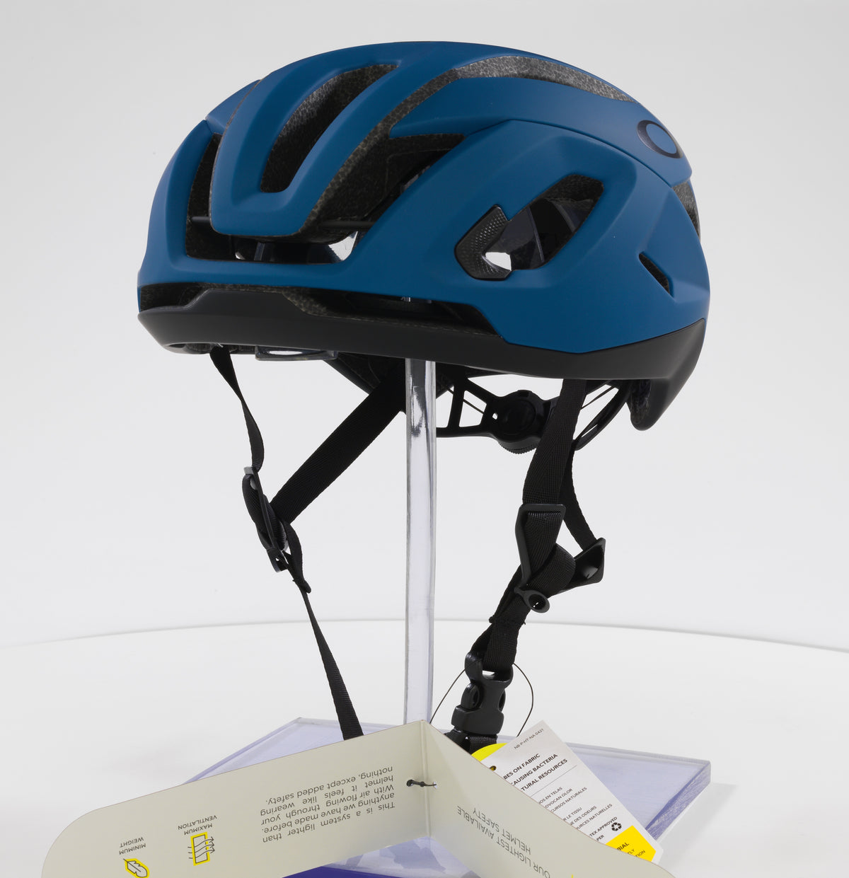Oakley Aro5 Race dviratininko šalmas